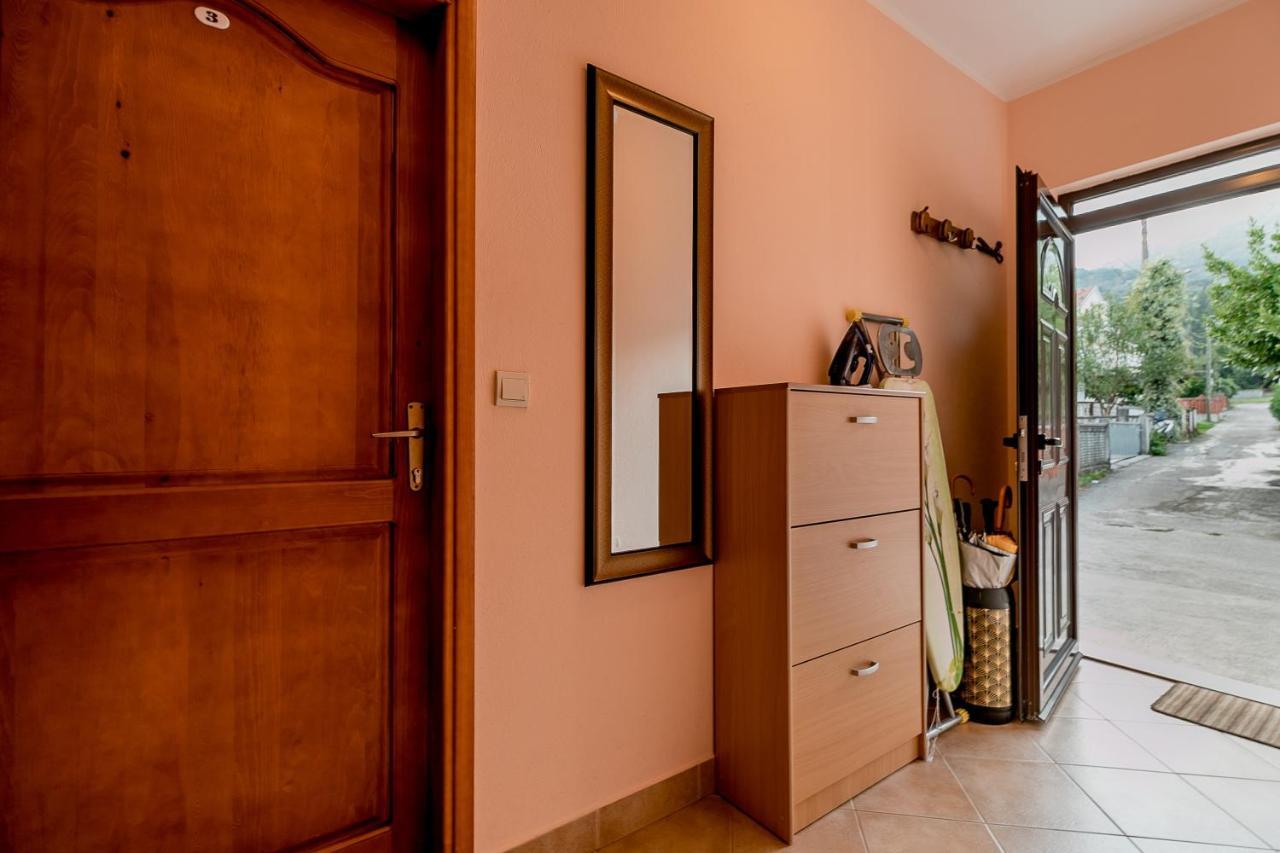 Apartments Gudelj Каменари Экстерьер фото